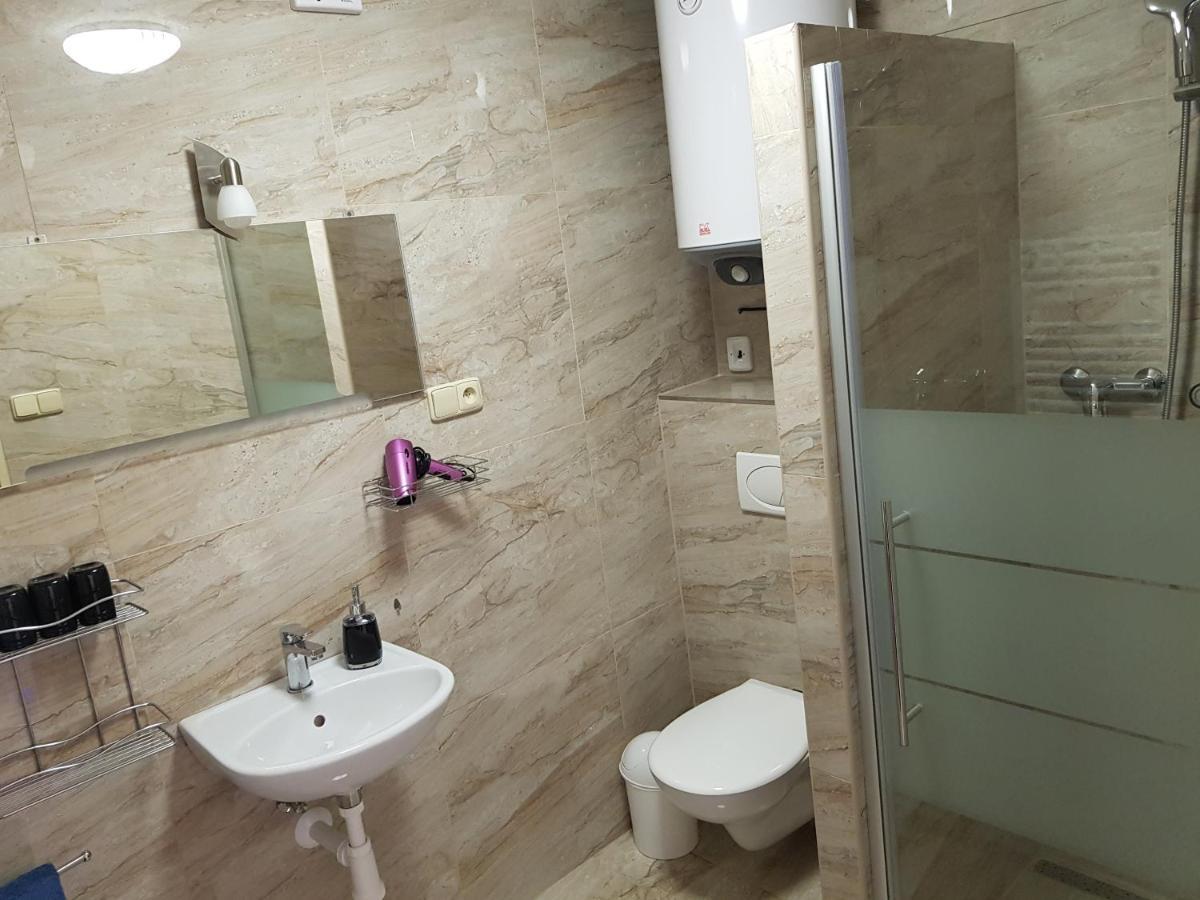 Apartman S Vinnym Sklepem Viktorie Pouzdrany エクステリア 写真