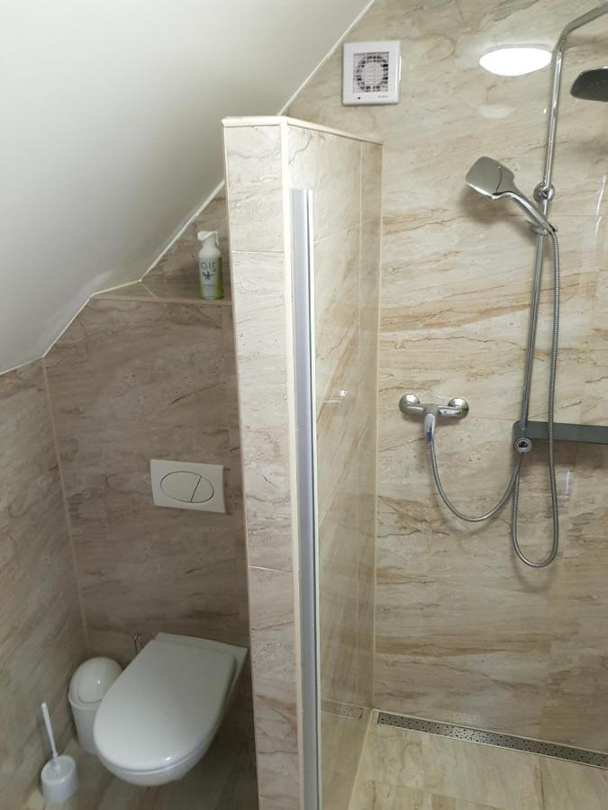 Apartman S Vinnym Sklepem Viktorie Pouzdrany エクステリア 写真